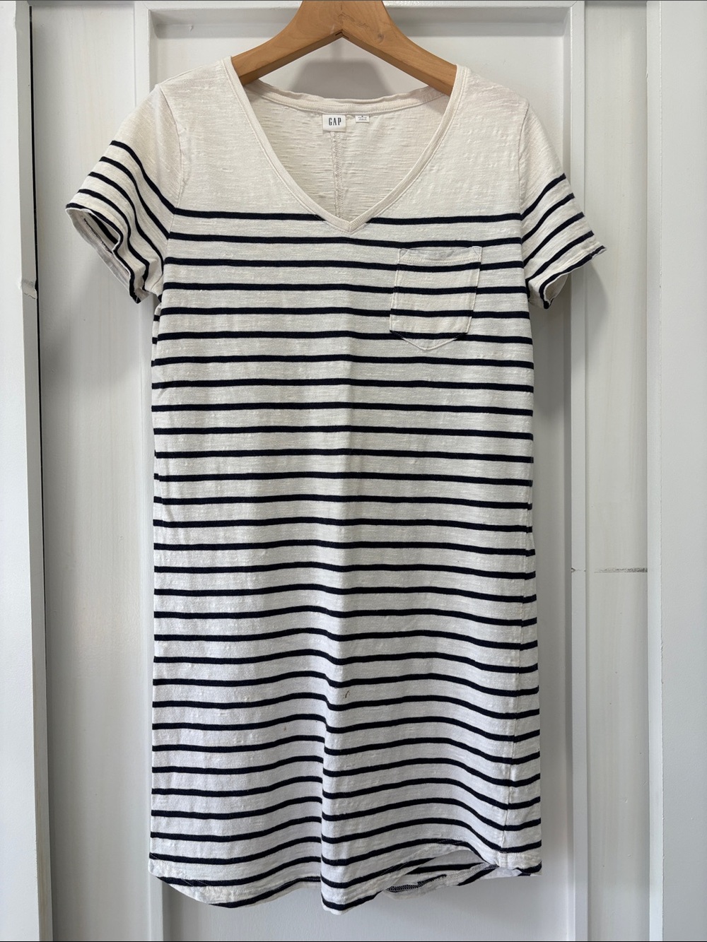 GAP White & Navy Blue Striped V-Neck T-Shirt Knit Casual Dress Size S Petite
